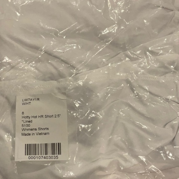 A Lululemon Hotty Hot Short *High-Rise 2.5" - Picture 5 of 5